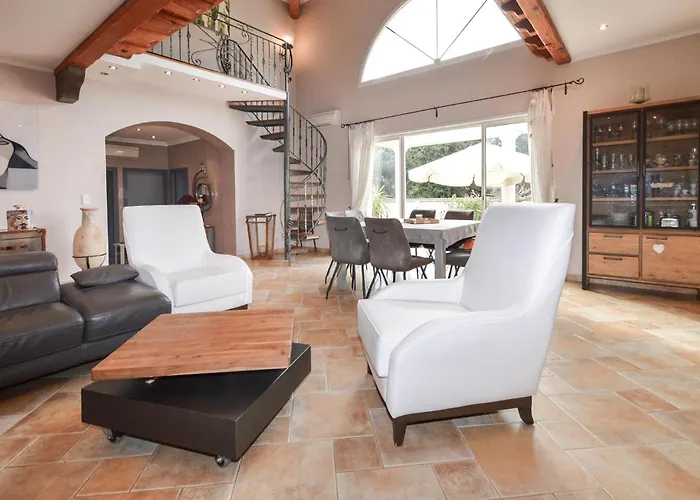 Holiday home Beautiful In Florent *